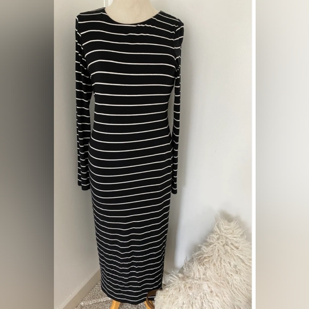 𝅺VINCE Camuto Maxi Dress